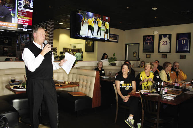 Mike Kennedy speaks at WU's bracket chatter event